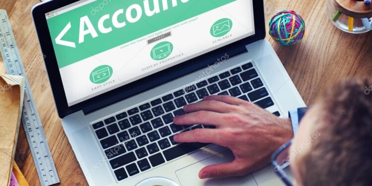Freelancerzy mogą rozliczać się z podatków jako działalność gospodarcza lub umowa o dzieło