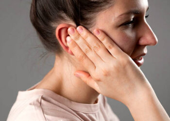 metody usunięcia wody z uszu