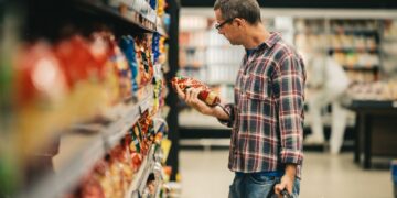 Program cashback zwraca część wydanych pieniędzy przy zakupie produktów spożywczych w sklepach