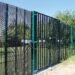 Solidne ogrodzenie panelowe o wysokości 2,5m skutecznie chroni posesję przed intruzami