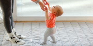 dziecko powinno zacząć chodzić