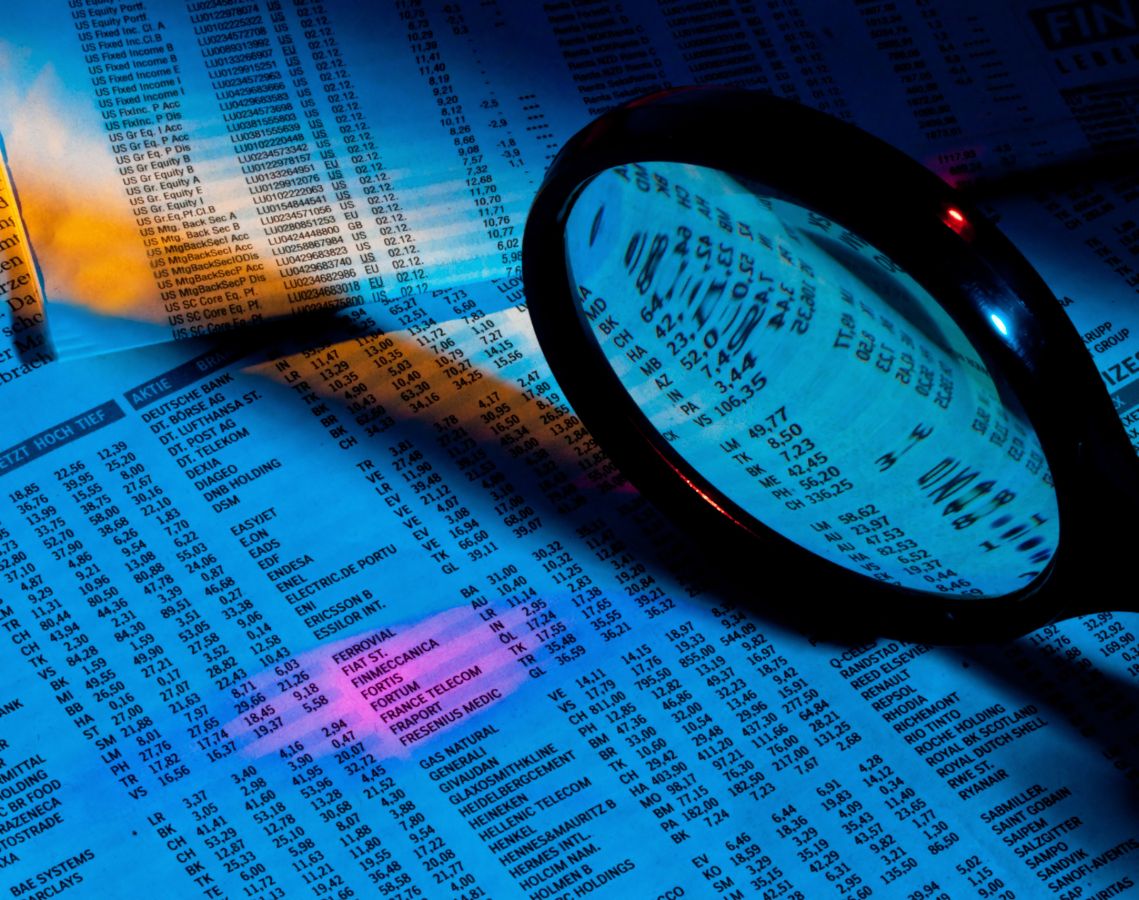 Różnice w składkach ZUS między umowami Porównanie tabeli składek ZUS umowa zlecenia kontra umowa o pracę