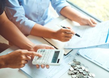 Schemat graficzny z równaniem przychód minus koszty uzyskania równa się dochód podatkowy