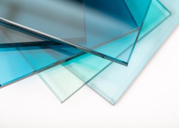 ochrona dzieci dzieki szybom laminowanym